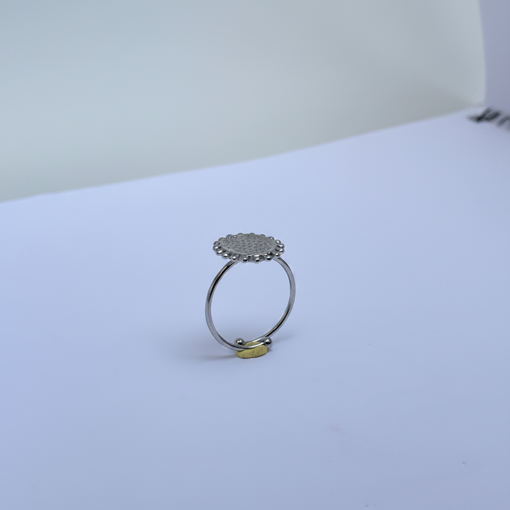 Bague Ovale Texturée Ajustable – Argent & Or