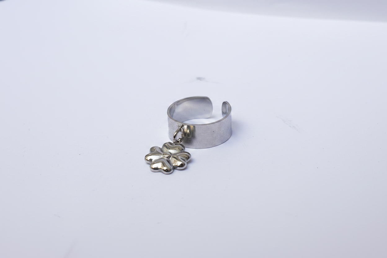 Bague Large Charm Trèfle Argentée - vue 5