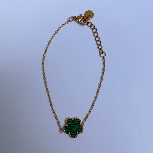 Bracelet trèfle malachite fond blanc