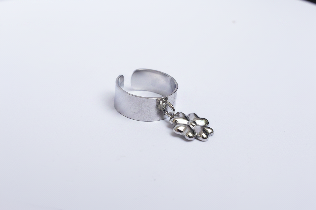 Bague Large Charm Trèfle Argentée - vue 4