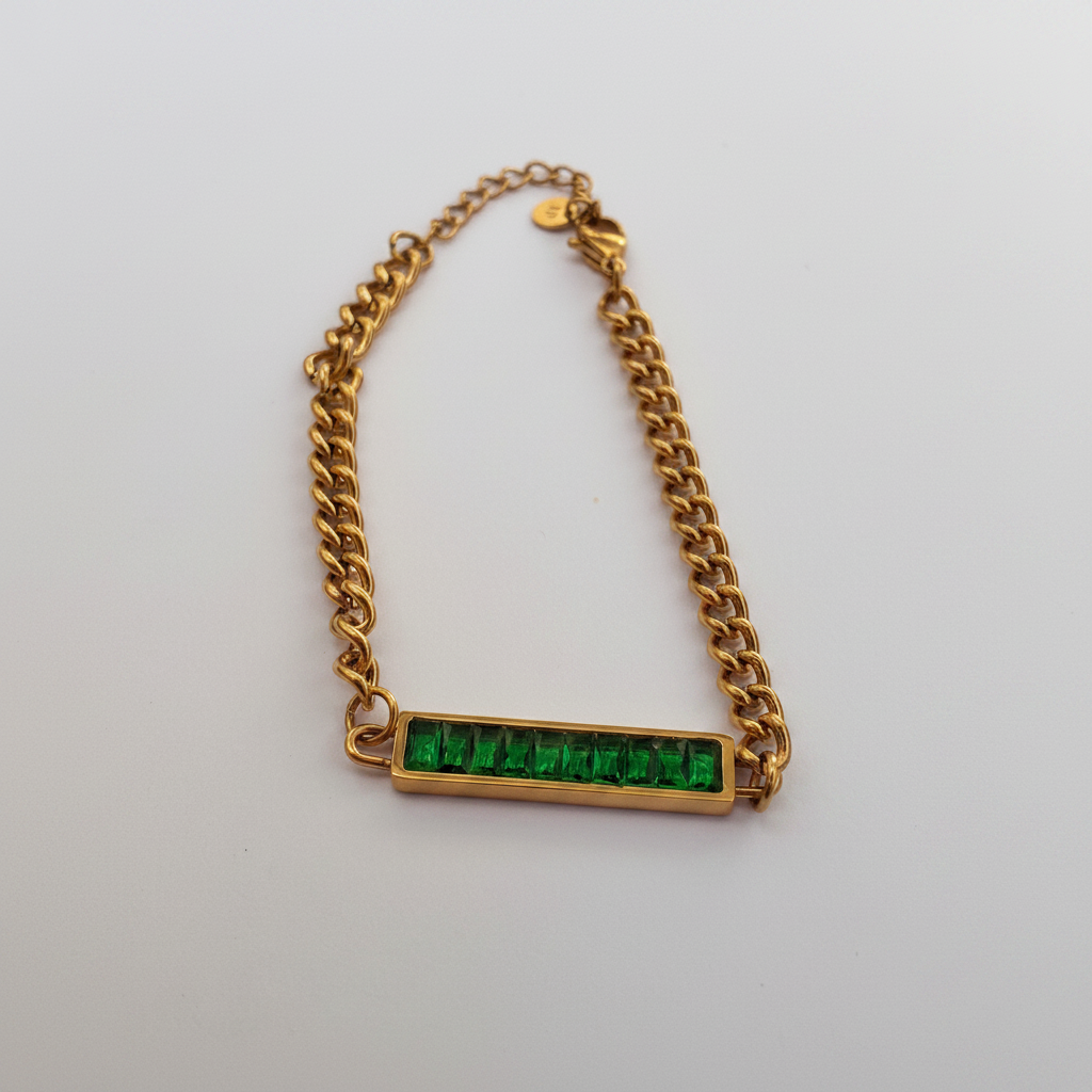 Bracelet barre émeraude fond blanc