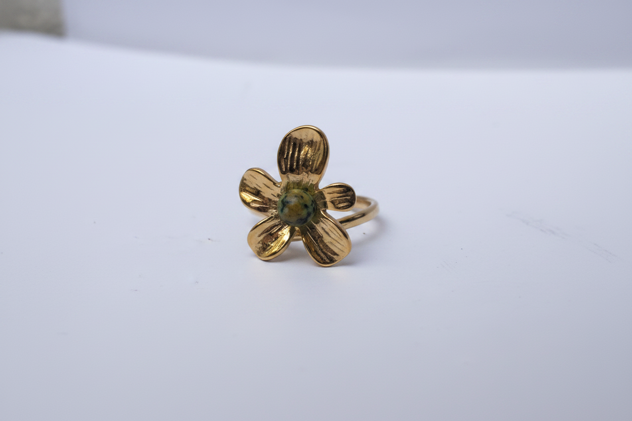 Bague Fleur Dorée Pierre Verte - vue 3