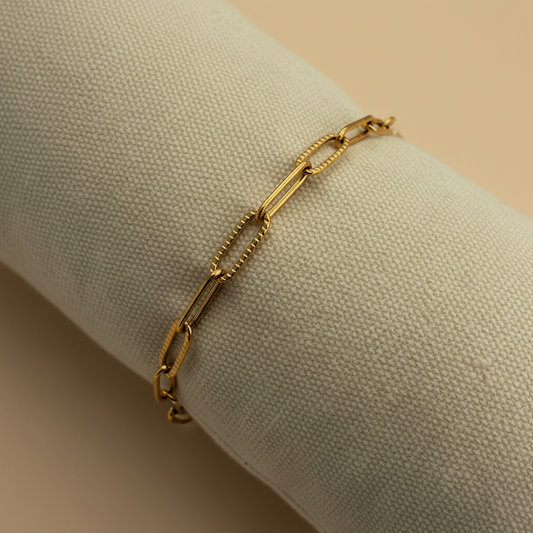 Bracelet paperclip coussin vue côté